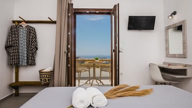 Petros Studios & Suites - Image 2