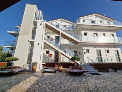 Pettas Apartments Zakynthos - Image 2