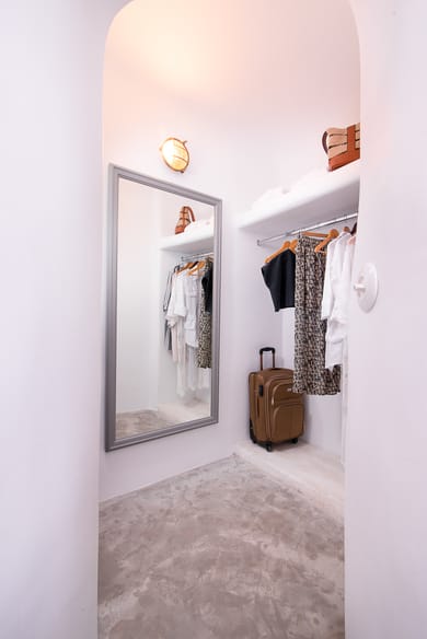 Althaea Honeymoon Cave Suite with Caldera View & Hot Tub 35m²