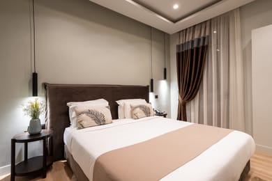 Junior Suite with Courtyard View