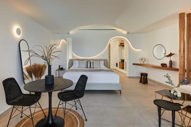 The Diamond Suite with Diamond Infinity Heated Pool - Caldera Sea View