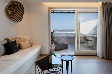 The Diamond Suite with Diamond Infinity Heated Pool - Caldera Sea View