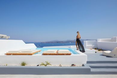 The Eclectic Villa with Heated Infinity Pool – Caldera Sea View
