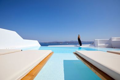 The Eclectic Villa with Heated Infinity Pool – Caldera Sea View