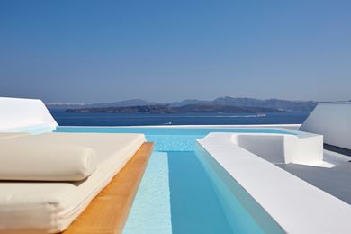 The Elite Villa with a Unique Heated Infinity Pool - Caldera Sea View