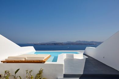 The Elite Villa with a Unique Heated Infinity Pool - Caldera Sea View