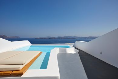 The Elite Villa with a Unique Heated Infinity Pool - Caldera Sea View