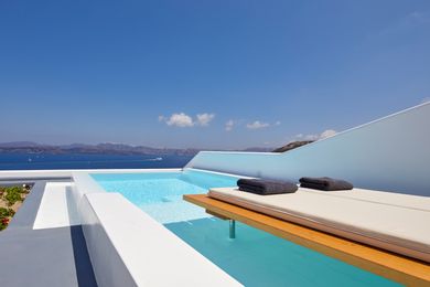 Honeymoon Suite with Heated Infinity Pool - Caldera Sea View