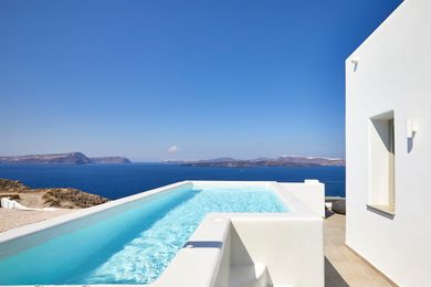 Prestige Suite with Heated Infinity Pool - Caldera Sea View