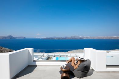 Prestige Suite with Heated Infinity Pool - Caldera Sea View