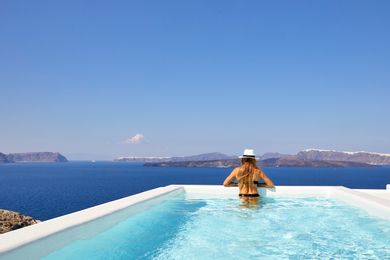 Prestige Suite with Heated Infinity Pool - Caldera Sea View