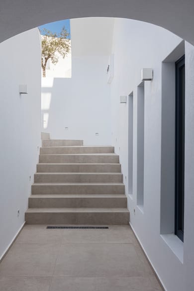 Phos Milos - Image 4