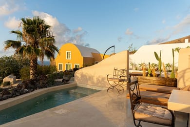 Exclusive 2 Bedrooms and 1 Split Level Bedroom Villa with Outdoor Jetted Pool and Sea & Sunset View