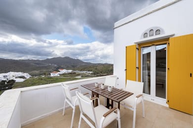 Pirgos Suites - Image 4