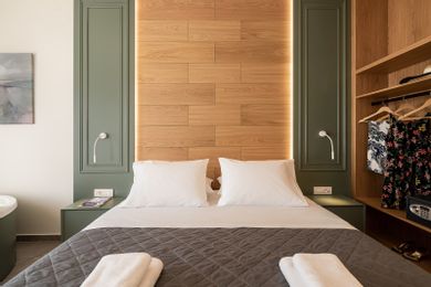 Elia Platanias - Image 5