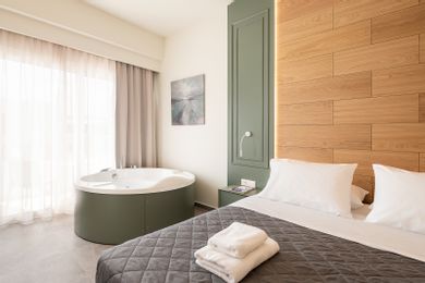 Elia Platanias - Image 6