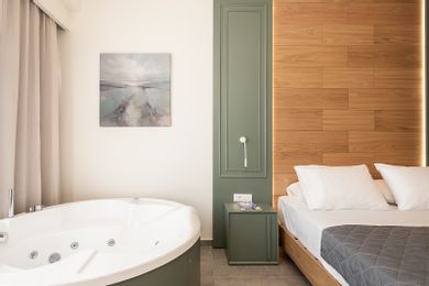 Elia Platanias - Image 7