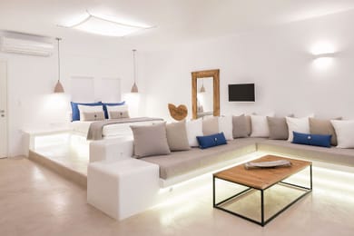 Luxury Suite with Sea View and Outdoor Jacuzzi