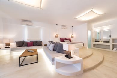 Luxury Suite with Sea View and Outdoor Jacuzzi