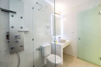 Superior Suite with Sea View and Outdoor Jacuzzi