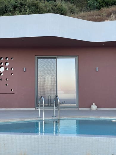 Plethora Luxury Suites - Image 6