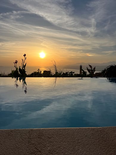 Plethora Luxury Suites - Image 4