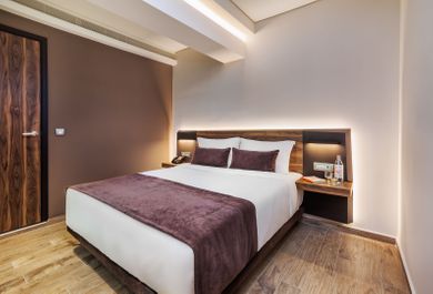 Budget (King Bed) Backyard View