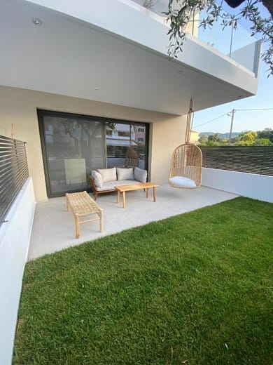 Luxury apartment with Garden and to the pool