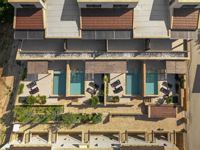 Pnoes Luxury Suites - Image 6