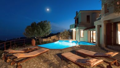 Poikilma Alonissos Villas - Image 2