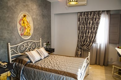 Polydefkis Hotel Santorini - Image 7