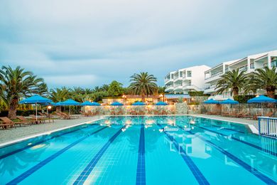 Xenios Port Marina Hotel - Image 3