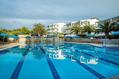 Xenios Port Marina Hotel - Image 5