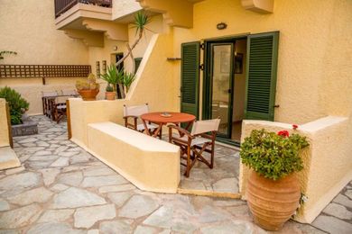 One Bedroom Apartment with Garden View (2 pax)