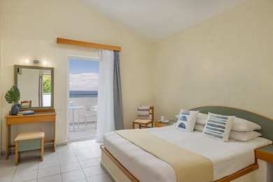 Double or Twin Room Sea View