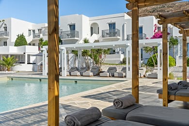 Mr and Mrs White Tinos - Image 7