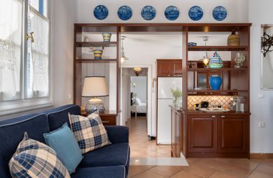 Porto Vecchio Luxury Suites Spetses - Image 3