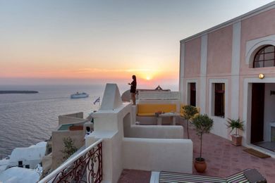 Poseidon Mansion Oia - Image 2