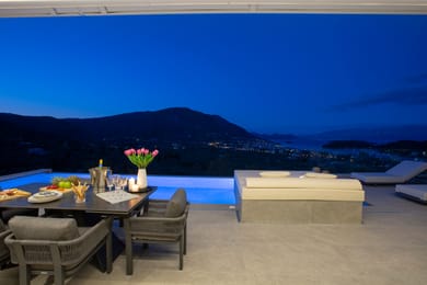 Pothos Executive Suite with Private Pool