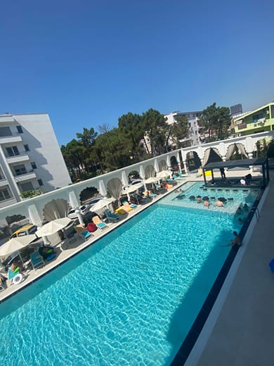 Premium Sunrise Hotel - Image 7