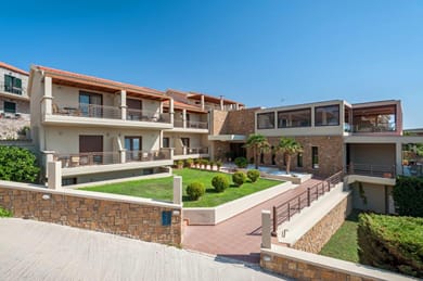 Porto Plaza Beach Resort Hotel - Image 4