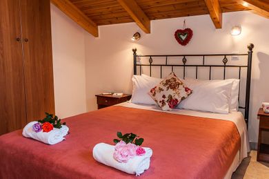 KAVOS PSAROU STUDIOS AND APARTMENTS - Image 6