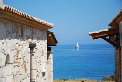 Kavos Psarou Villas - Image 4