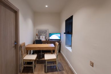 Pylosea Luxury Lodge - Image 2