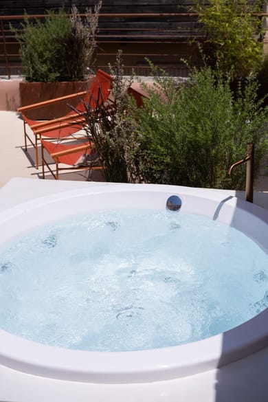 Old Town View Penthouse Outdoor Hot Tub