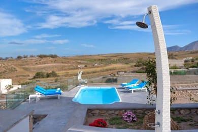 Queen of Santorini - Image 5