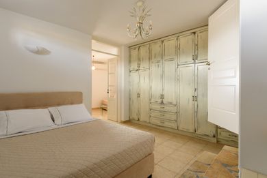  Two-Bedroom Villa with Caldera View and Outdoor Hot Tub 