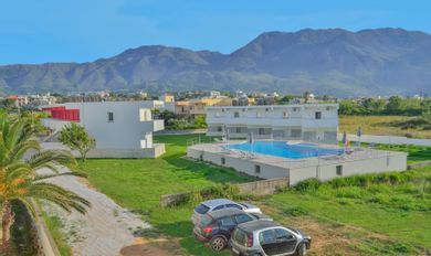 Reina Apartments - Image 3