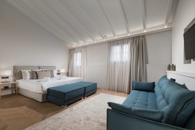 Neoclassical Suite (Residence)