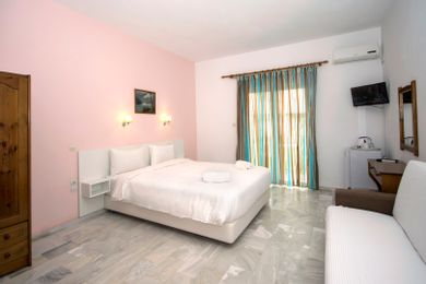 DOUBLE ROOM with SOFA BED